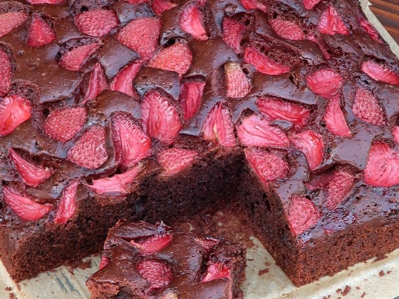 Ciasto czekoladowe - prościej się nie da, wilgotne i jak świeżo pieczone nawet następnego dnia
