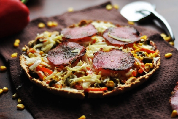 Tarta LCHF ala pizza z salami | bezglutenowa, bez laktozy, fit, dietetyczna |