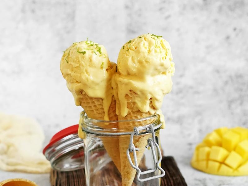 Jogurtowe lody mango