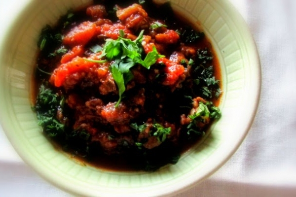 pikantna zupa z jagnięciny z bakłażanem i pomidorami
