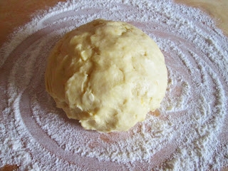 Ciasto krucho drożdżowe- rewelacyjny przepis na słodko i słono