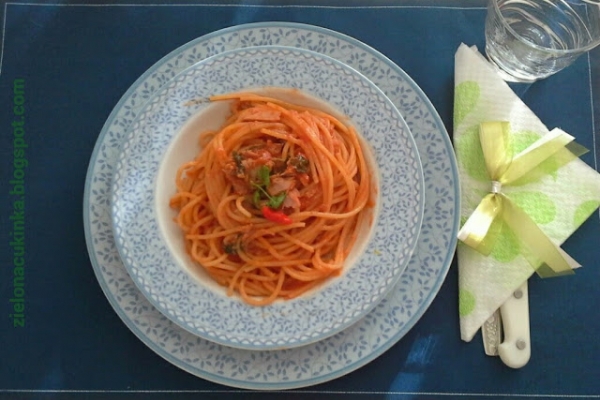 Makaron spaghetti z tuńczykiem