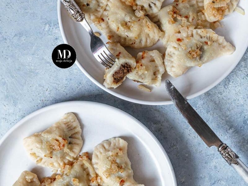 Wegańskie pierogi ziemniaczane z soczewicą i grzybami