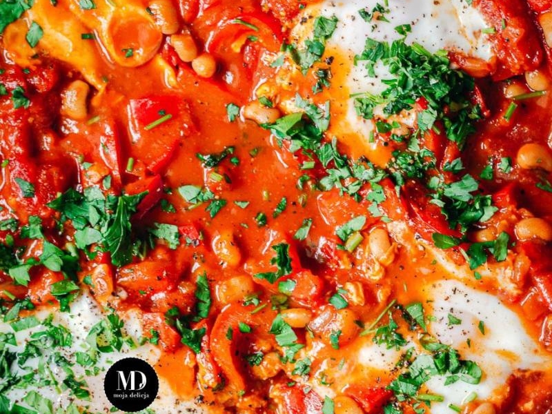 Szakszuka z fasolą czarne oczko