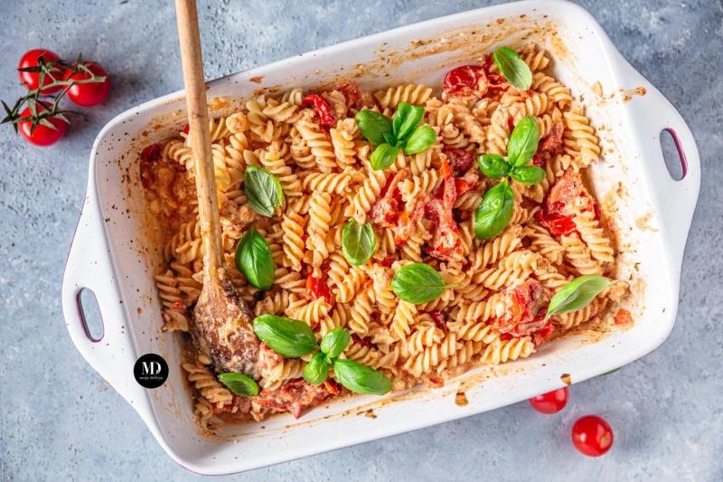 Feta Pasta – makaron z fetą i pomidorkami