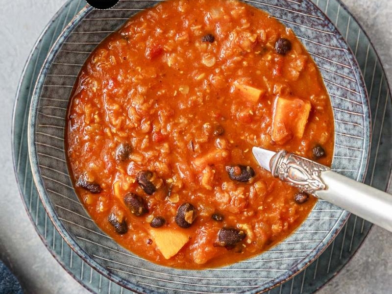 Zupa z soczewicy z batatami i fasolą