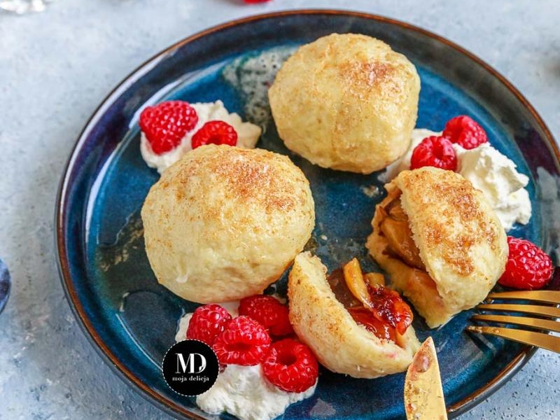 Knedle ze śliwkami – słodkie, bez białego cukru