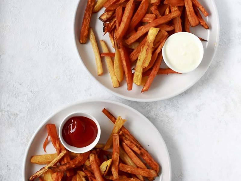 Frytki z piekarnika – frytki z batatów, ziemniaków i warzyw korzeniowych