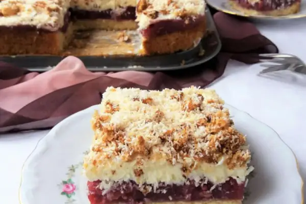 Ciasto Ofelia z wiśniami z kompotu i budyniem / Cherry Pudding Layer Cake