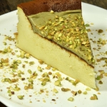Sernik pistacjowy