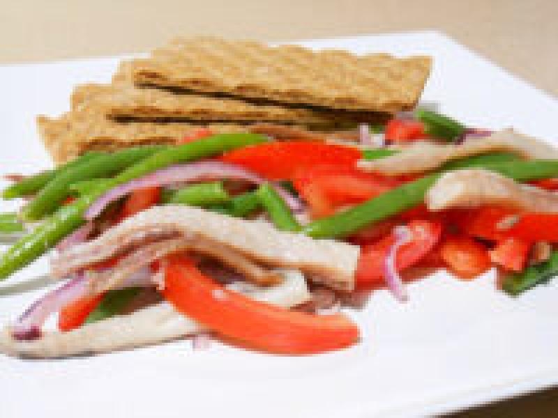 Sałatka z holenderskiego matjasa z fasolką