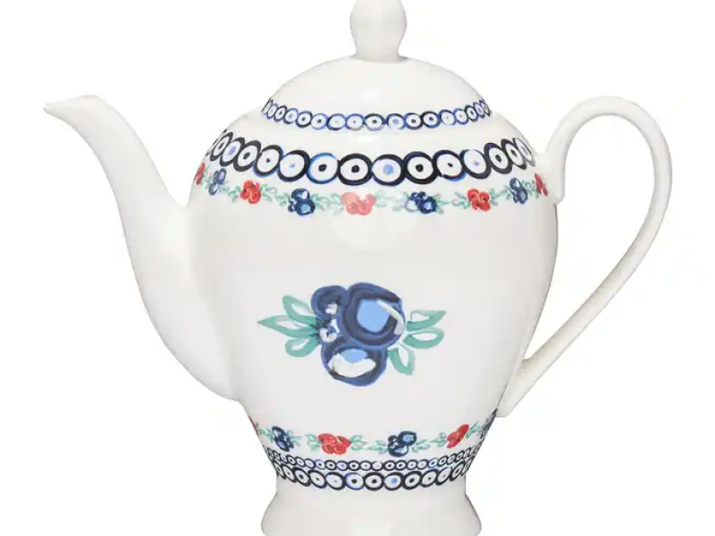 Domowa herbata smakuje lepiej – rola dobrego imbryka