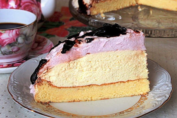 Tort serowo - biszkoptowy z pianką