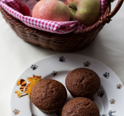 Wegańskie muffinki z sokiem jabłkowym i nutą cytryny - zdrowa słodycz