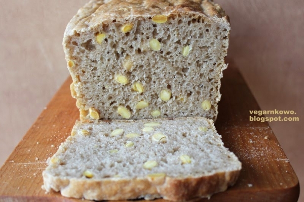 Chleb orkiszowo-pszenny na zakwasie z soją.