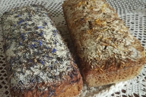 Chleb żytni na zakwasie z mąką żytnią zaparzaną Jeffreya Hamelmana