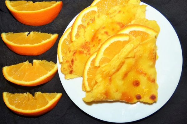 Bezglutenowe naleśniki kukurydziane z pomarańczą 