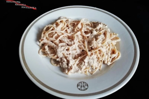 Spaghetti con pesto alla Trapanese