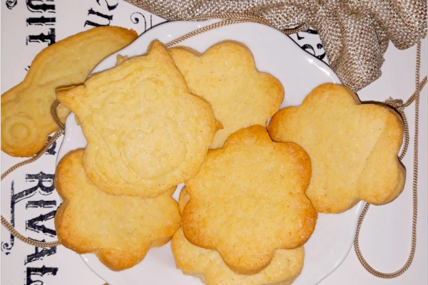 Szybkie waniliowe ciasteczka (wycinane przez dzieci)