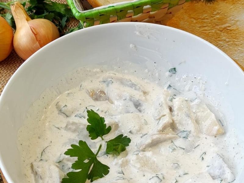 Śledzie z pietruszką – ekspresowy przepis