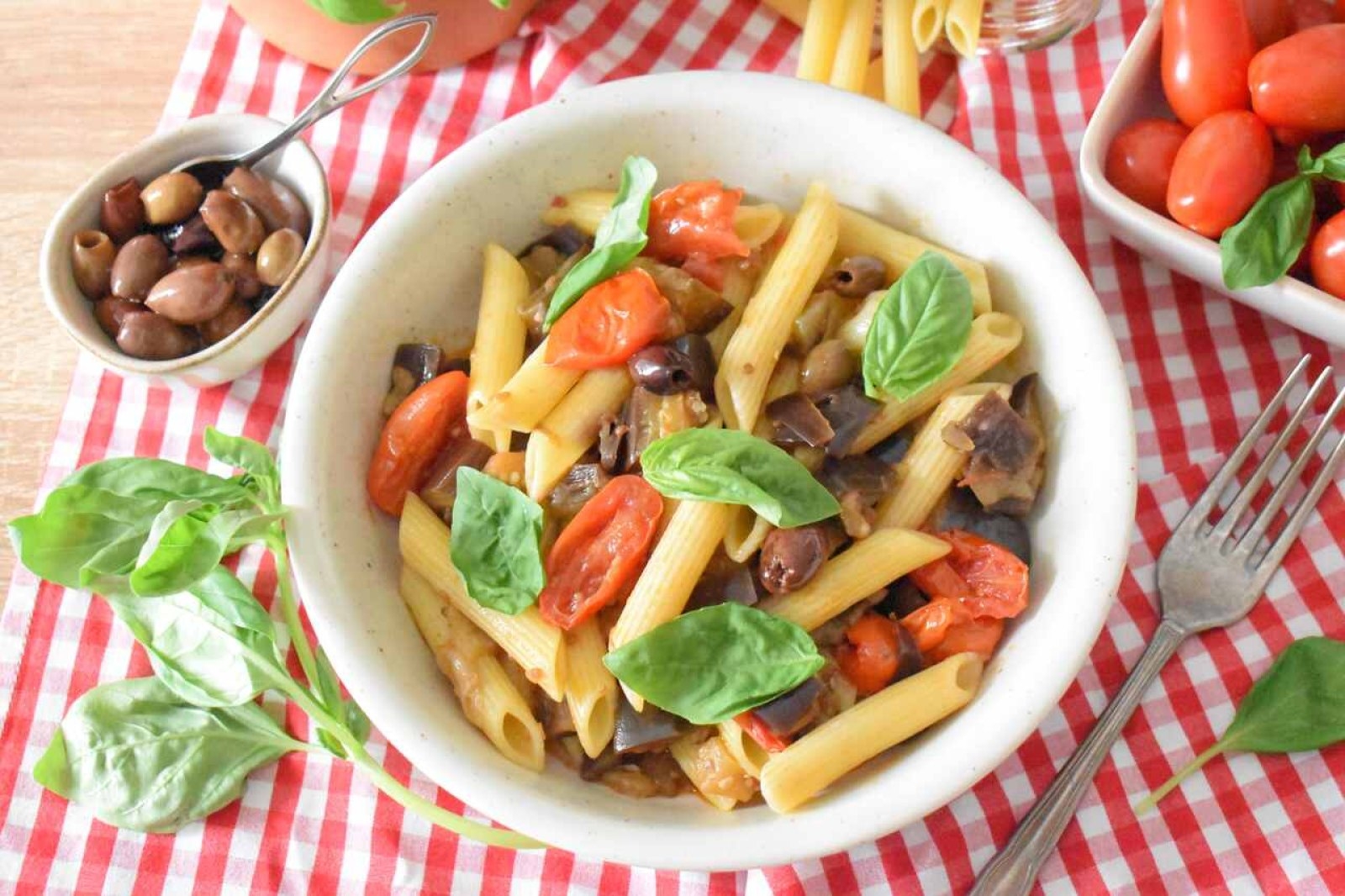 Włoski makaron z bakłażanami „Pasta alla paesana”