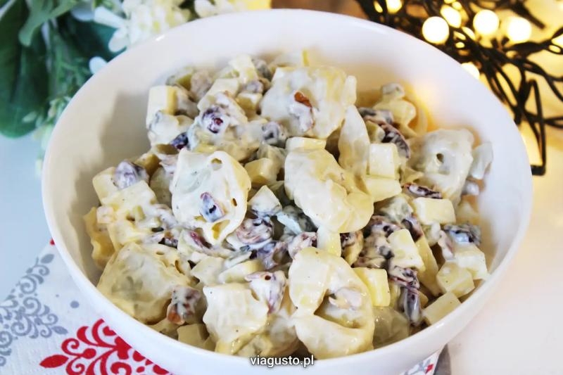 Sałatka na Boże Narodzenie z tortellini