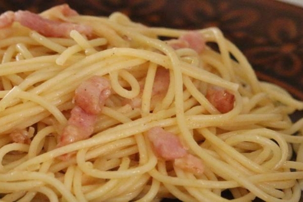 Spaghetti proste z polskim boczkiem pyszne danie w kilka minut