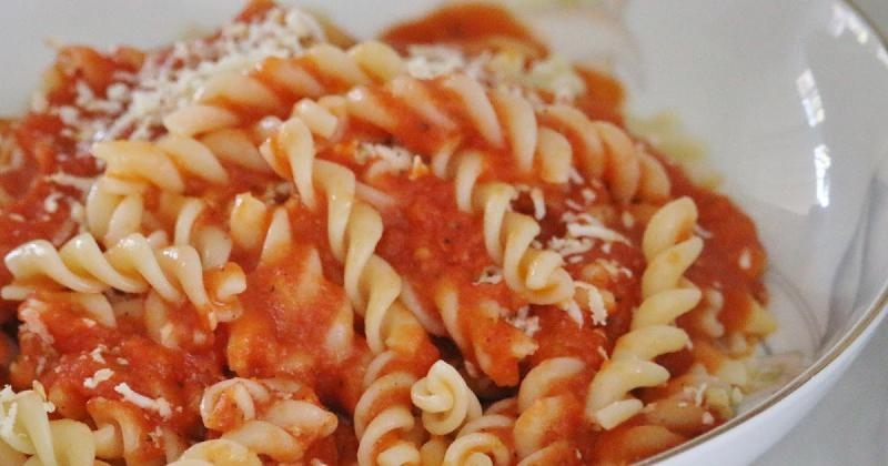 Sos pomidorowy super na teraz i na zimę do makaronu pizzy gołąbków lub klopsików