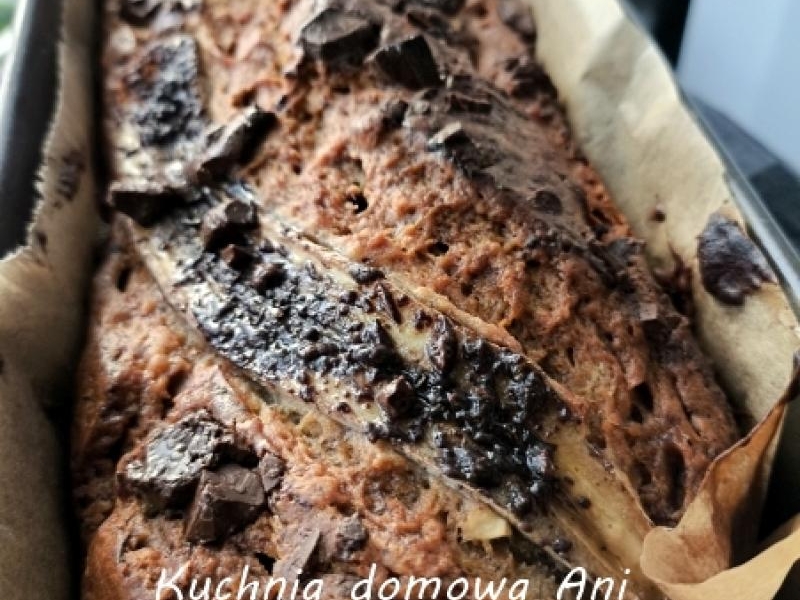 Chlebek bananowy z orzechami