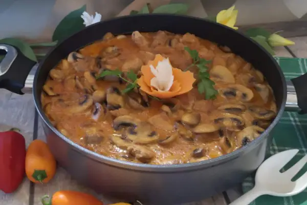 Gulasz pieczarkowy