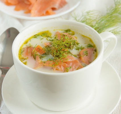 Zupa Jarzynowa z wędzonym łososiem 