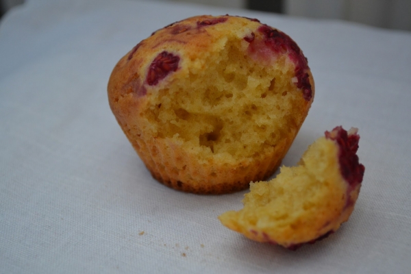 Kukurydziane muffiny z malinami i jagodami wg Nigelli Lawson