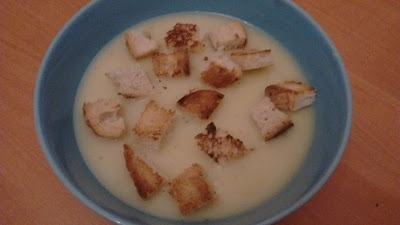 Pyszna kremowa zupa czosnkowa