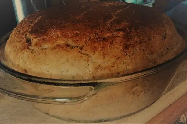 Chleb z naczynia żaroodpornego