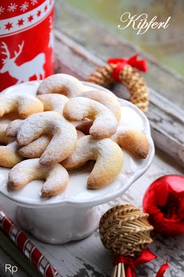 Vanille-Puddingkipferl – budyniowe kruche rogaliki