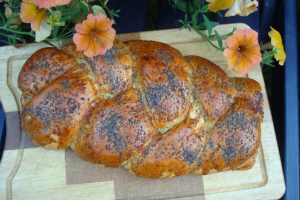 Chałka z makiem - Światowy Dzień Chleba