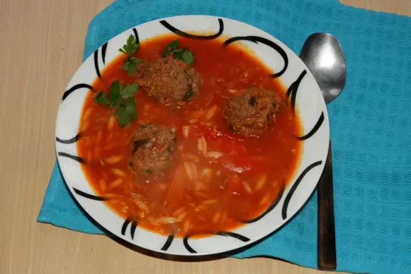 Zupa paprykowo - pomidorowa z tiftelami