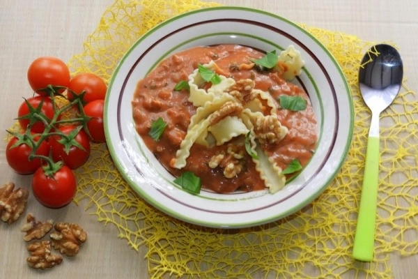 Zupa pomidorowa po gruzińsku