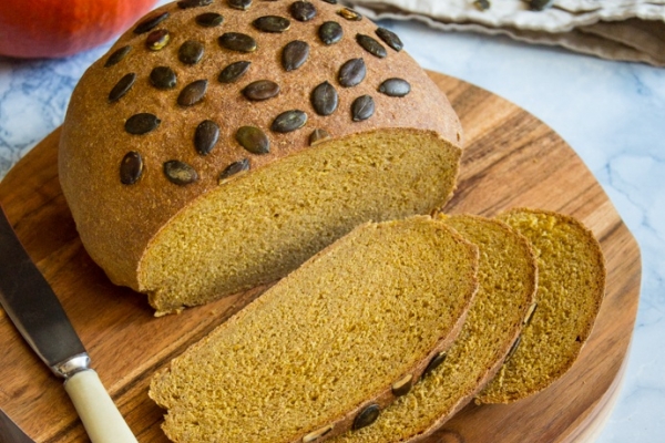 Razowy chleb dyniowy