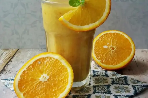 Smoothie - pomarańcza, banan, awokado
