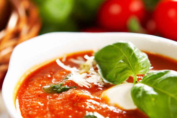 Zdrowa Zupa Pomidorowa: Prosty i Sycący Przepis na Dzień Codzienny