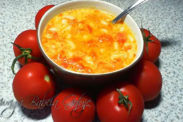 Zupa Pomidorowa ze Świeżych Pomidorów