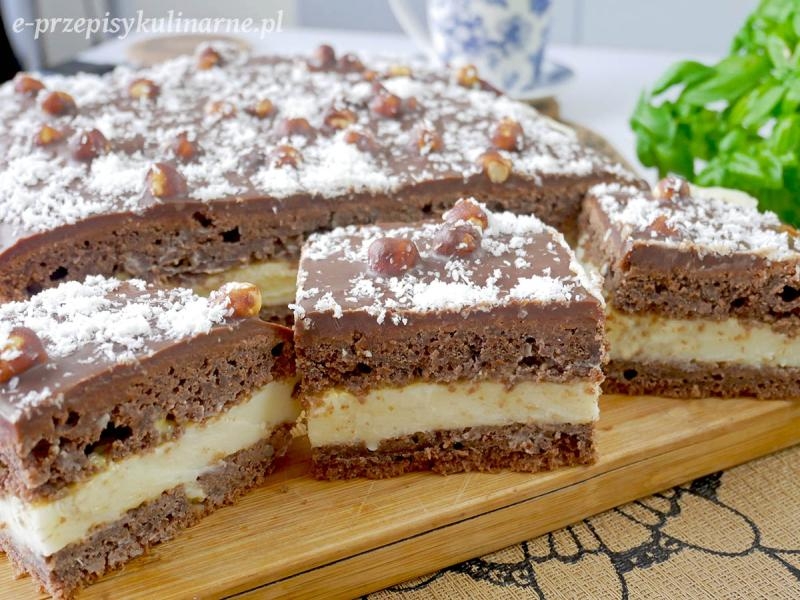 Ciasto Słodki Adorator – murzynek z kremem i ajerkoniakiem