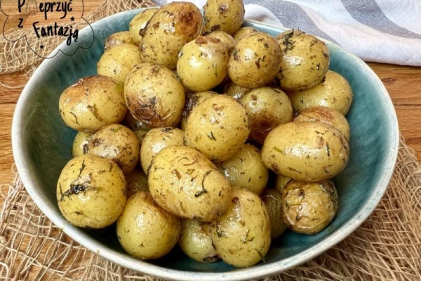 Pieczone ziemniaki z koperkiem