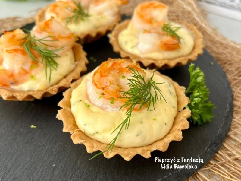Mini tarty z krewetkami i mascarpone – kremowe, eleganckie i proste