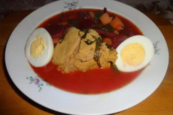 Zupa z botwinki.