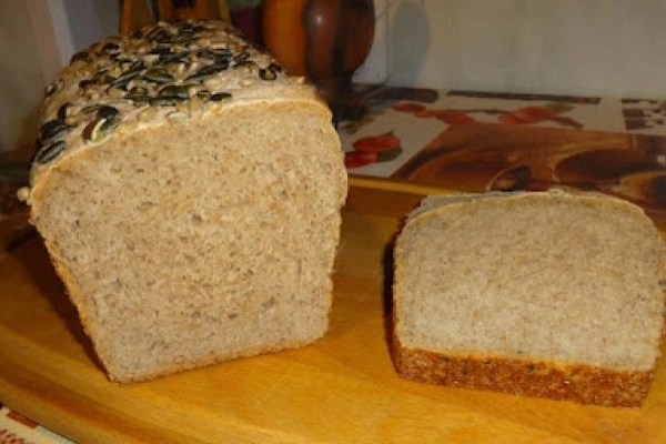 Chleb pszenny na żytnim zakwasie.