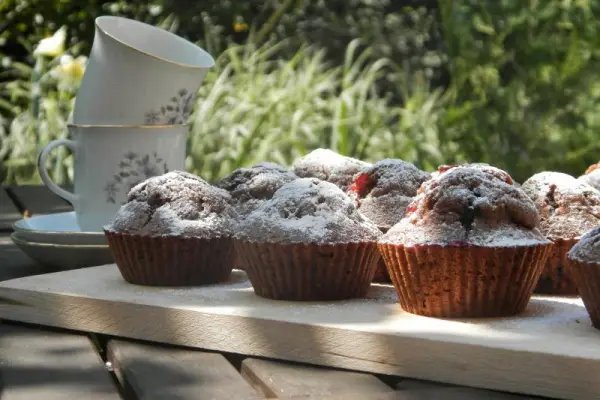 Muffinki kakaowe z brzoskwiniami