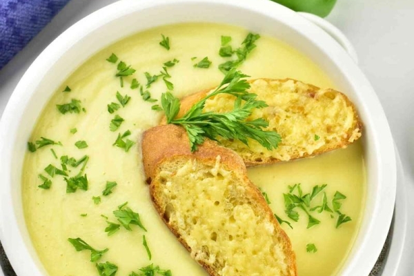 Zupa cebulowa krem z ziemniakami