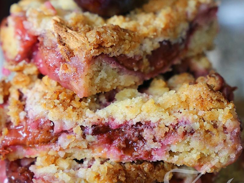 Kruchy Maślany Placek ze Śliwkami